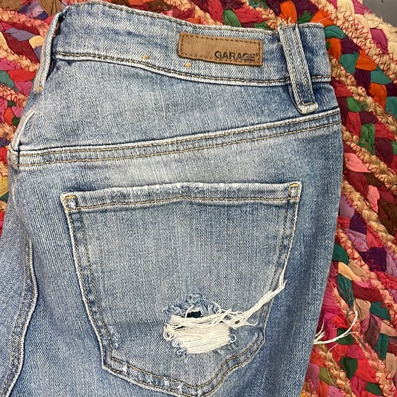 GARAGE women’s light wash ripped jeans - Picture 5 of 5